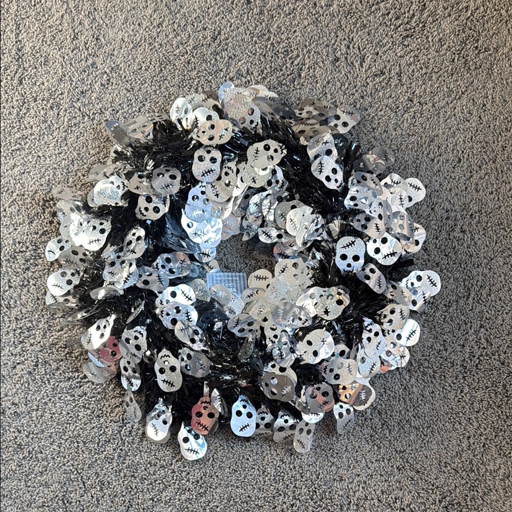 Silver and Black Skull Wreath
